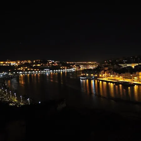 Superb Balcony Over Porto Center & River Сasa de vacaciones Vila Nova de Gaia