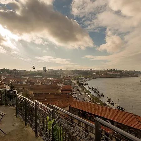Superb Balcony Over Porto Center & River